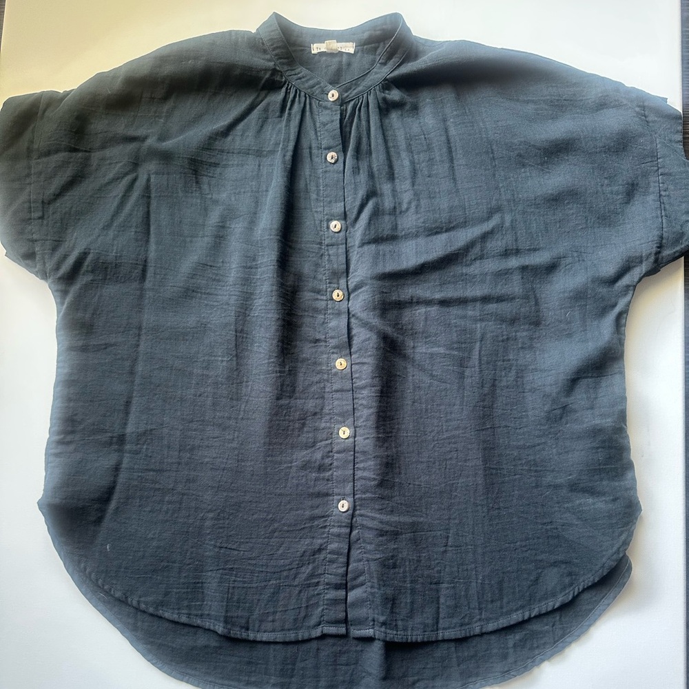 Women's Gauzy Gray Button-Up Top